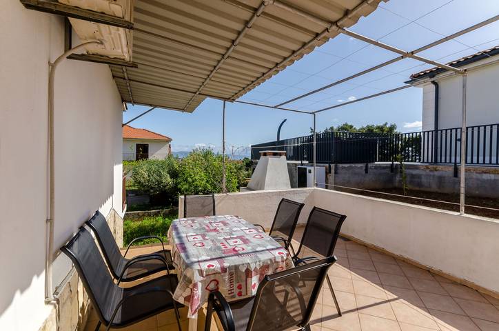 Gîte pour 5 personnes, avec terrasse, animaux acceptés à Jelsa - 3