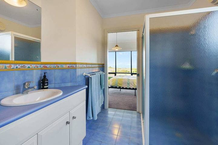 Holiday home for 12 people, with balcony and garden in Middleton (South Australia)