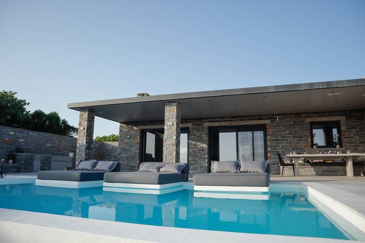 Villa pour 10 personnes, avec piscine ainsi que terrasse et sauna dans Kea - 3
