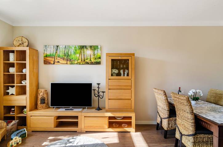 Ganze Wohnung, Ferienwohnung Theo im Ferienhaus "Alte Schule" mit Bergblick, Gemeinschaftsterrasse und Wi-Fi in Region Eichsfeld