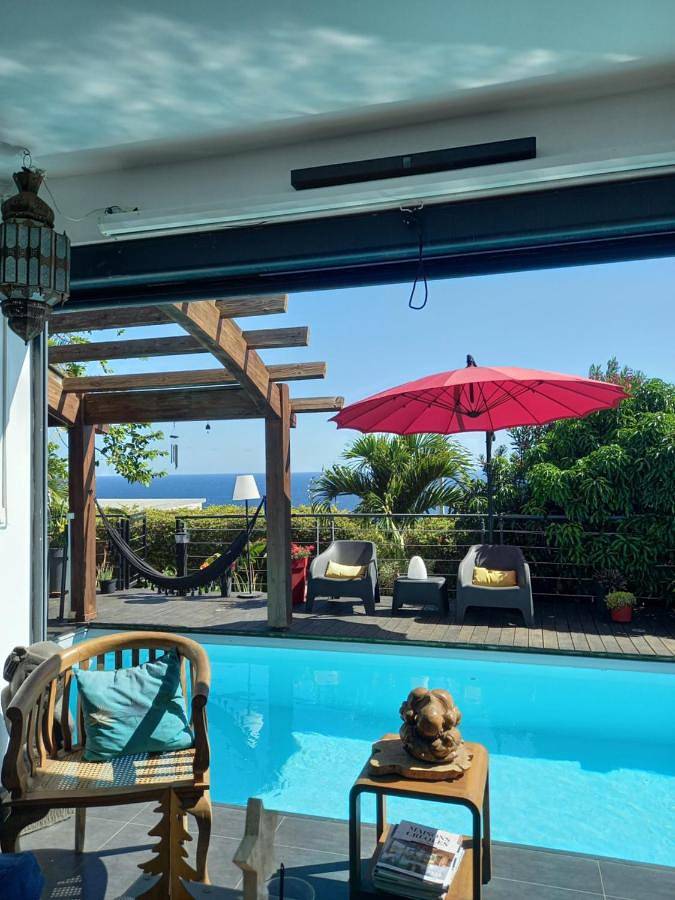 Location de vacances pour 6 personnes, avec piscine ainsi que jacuzzi et jardin dans Grands-Bois - 4