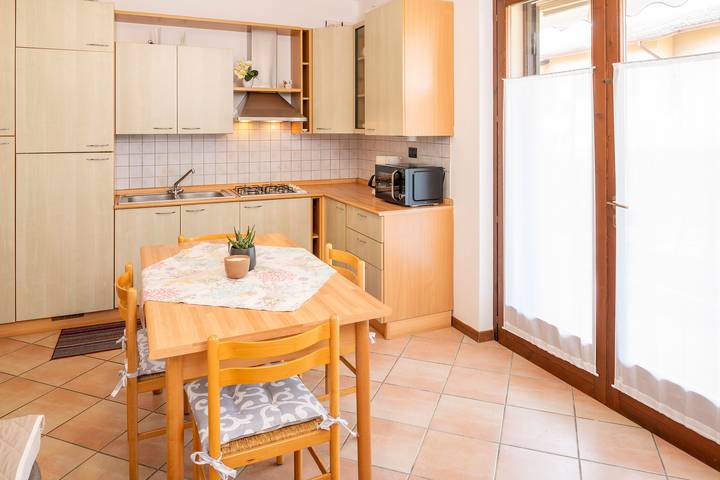 Ferienwohnung für 4 Personen, mit Terrasse und Seeblick in Garda - 4