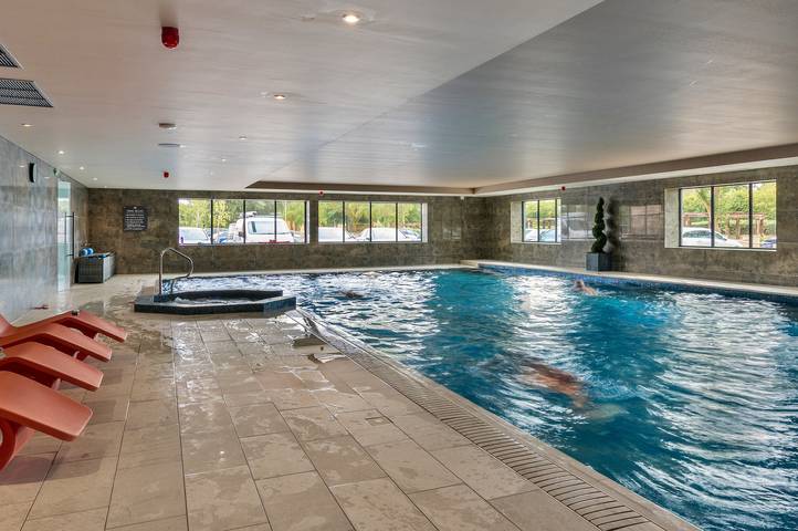 Holiday rental for 4 people, with terrace and pool in Cambridgeshire