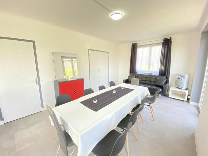 Location de vacances pour 10 personnes, avec jardin et vue sur le lac dans Alrance - 3