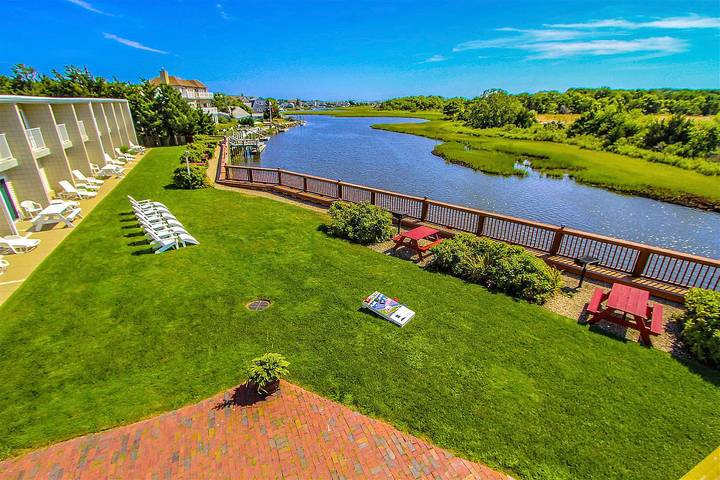 Holiday rental for 8 people, with balcony and pool in Cape Cod