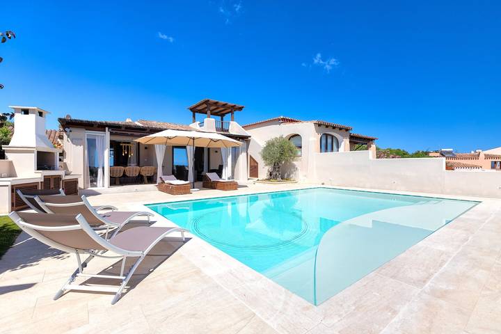 Casa vacanze 'Flora Sea View' con vista mare, Wi-Fi e aria condizionata in Punta De Su Turrione, Stintino