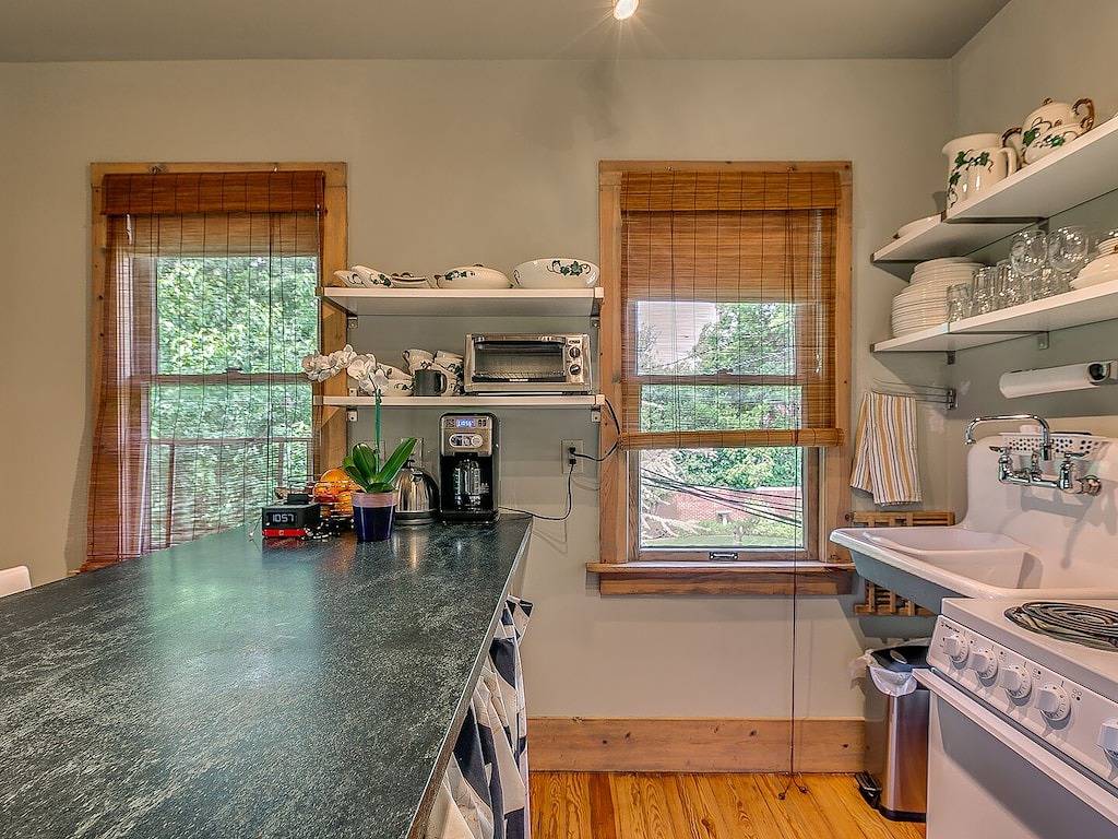 Ganze Wohnung, Downtown Carriage House Studio: unter Gewölbedecken Traum in Oklahoma City, Oklahoma County