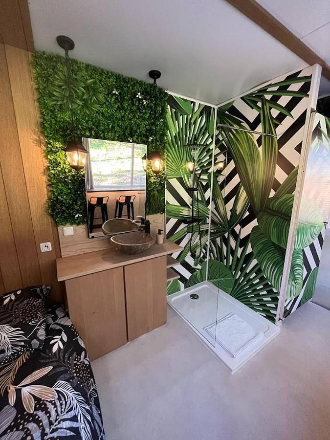 Double Room with Terrace in Uxeau, Région de Charolles