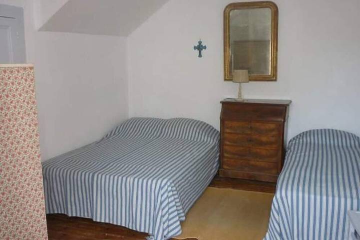 Fouras, Villa with character, direct private access to the beach. in Fouras, Rochefort region