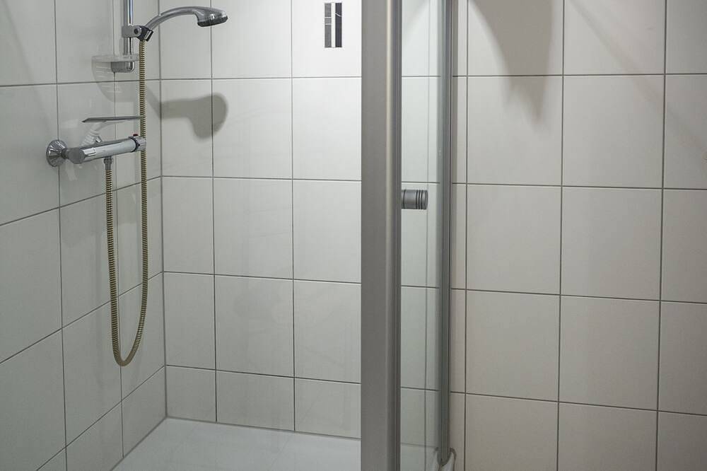 Ganze Wohnung, Moderne Ferienwohnung in Löwenstein, Nähe zu Audi, Lidl, Bosch, Kaufland in Löwenstein, Stuttgart Region