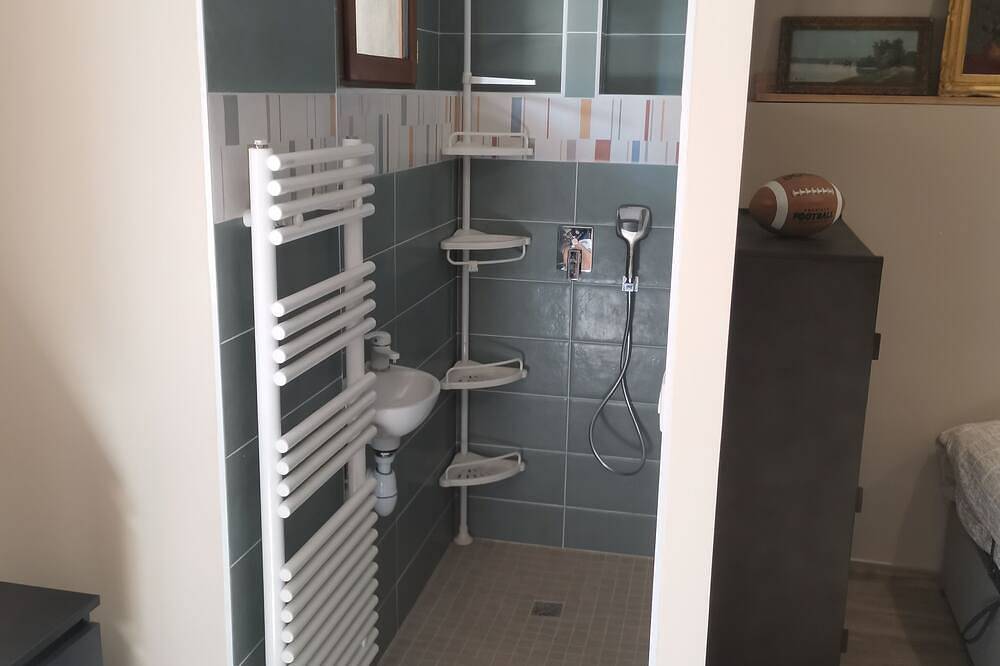 Entire apartment, Apartment in House in Meudon, Hauts-de-Seine