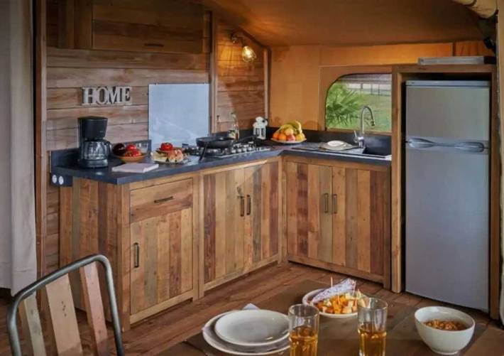 Tente pour 7 personnes, avec piscine et bassin pour enfant en Vendée - 3