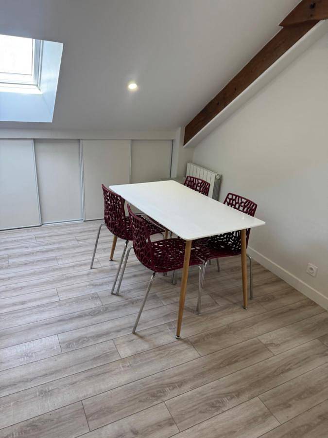 Appartement entier, Two-Bedroom Apartment in Morangis, Essonne