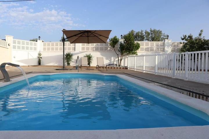 Apartamento para 6 personas, con Terraza además de Jardín y Piscina en Tabernas