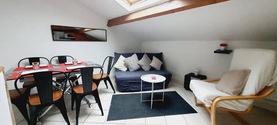 Appartement de vacances pour 6 personnes, avec piscine et jardin