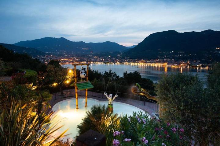 Location de vacances pour 5 personnes, avec piscine et jardin ainsi que bassin pour enfant et jacuzzi à San Felice del Benaco - 4