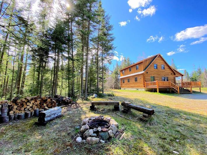 Glamping for 8 people, with terrace, with pets in New Hampshire