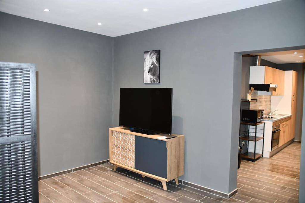 Appartement entier, Logement in wood (400 mètres de Pairi Daiza) in Brugelette, Hainaut