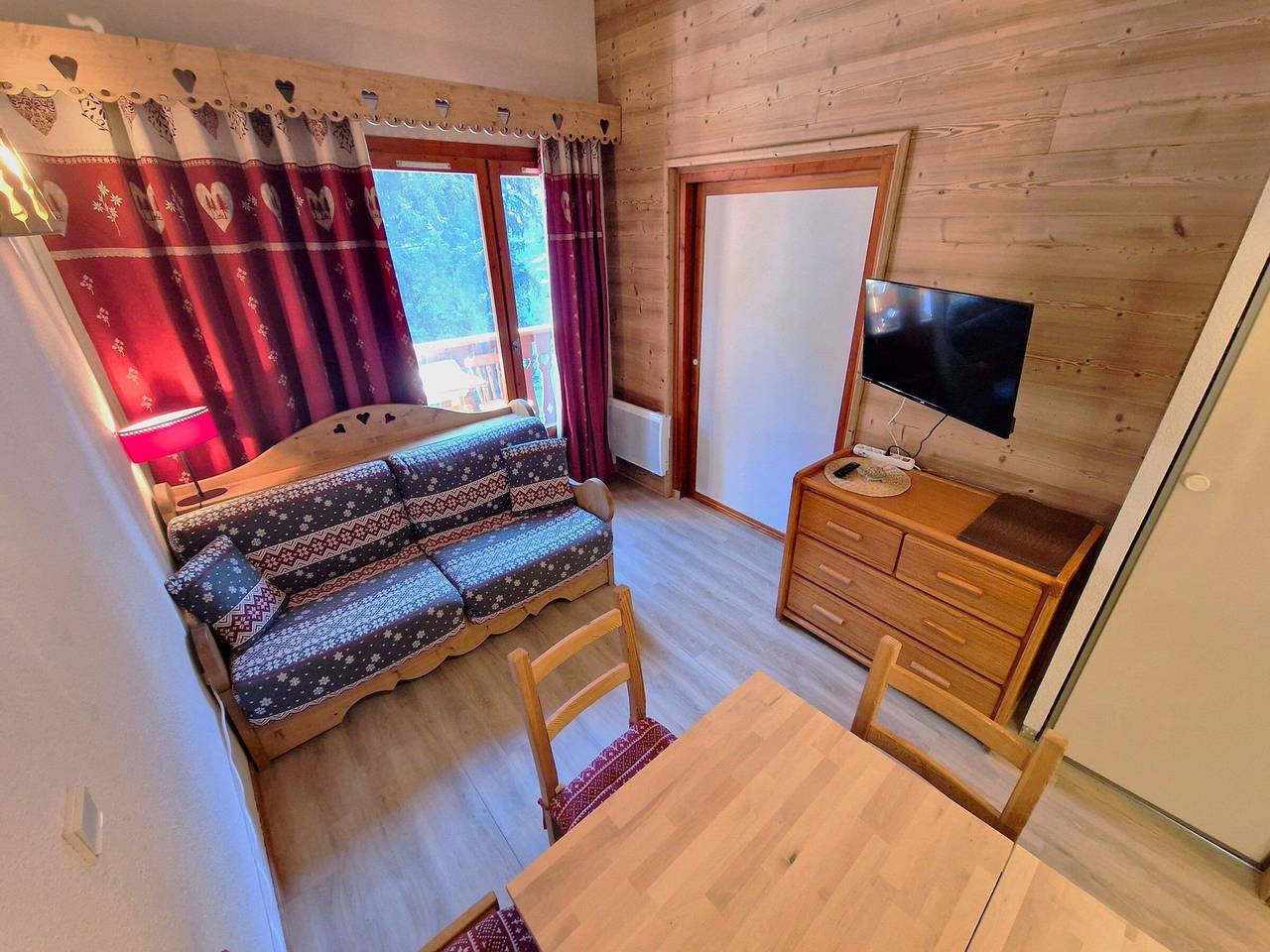 Apartamento entero, Apartamento de 2 habitaciones para 4 personas, 25m², en el centro de la estación in Valfréjus, Modane