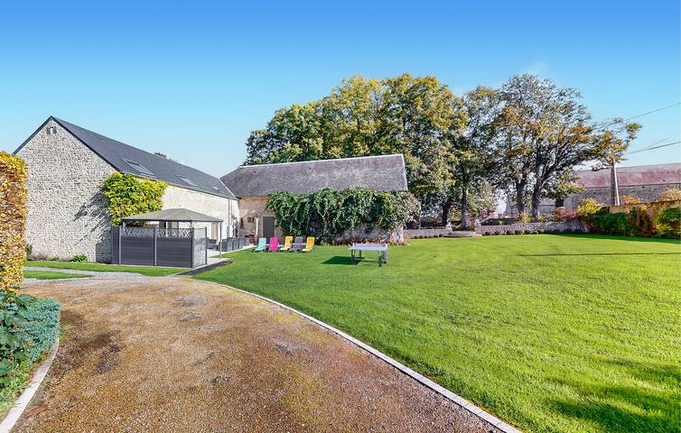 Gîte pour 6 personnes, avec jardin et sauna ainsi que piscine et jacuzzi à Rubercy