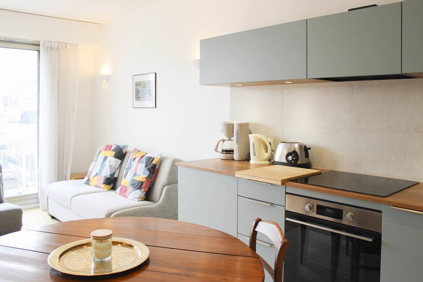 Appartement entier, Studio rénové avec balcon au calme in Bois-Colombes, Hauts-de-Seine