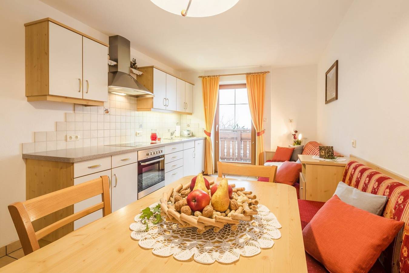 Ganze Wohnung, Ferienwohnung "Voppichlhof Alpenrose" mit Bergblick, Gemeinschaftsgarten und Wlan in San Giacomo, Ahrntal