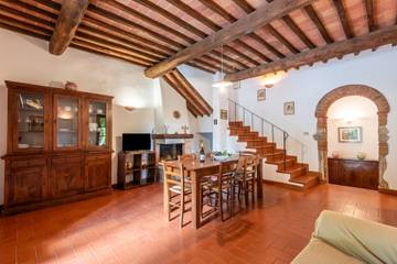 Apartment for 8 People in Rapolano Terme, Siena Province, Photo 2