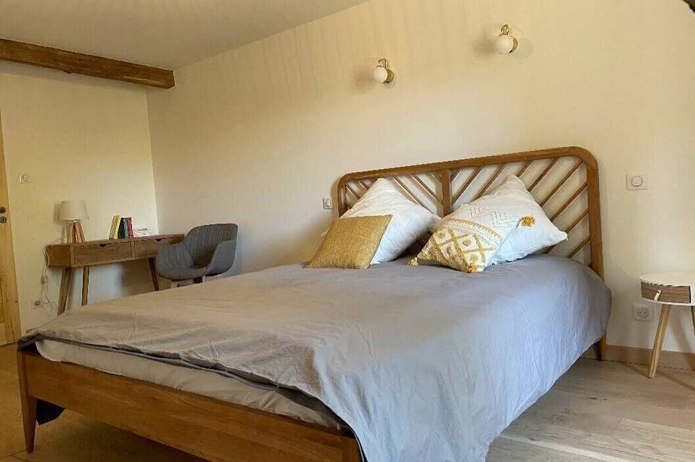 Belle Grange de Caractère Avec Piscine in Macizo Central