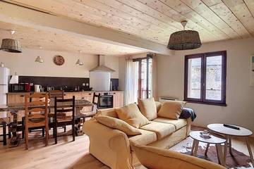 Gîte pour 7 personnes, avec jardin à Matemale