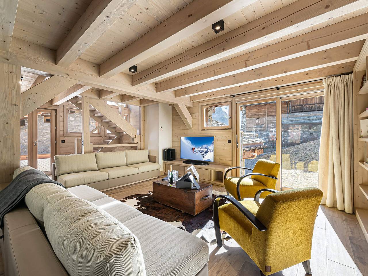 Spacious chalet near slopes with sauna and Wifi, pets allowed in Val-d'Isère, Vanoise National Park