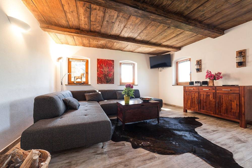 Ganze Wohnung, Fewo 1 - Fachwerkhaus direkt an der Elbe mit Elbblick in Rathen, Elbsandsteingebirge