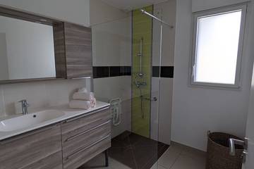 Maison De Vacances pour 6 Personnes dans Saint-Pol-de-Léon, Région de Morlaix, Photo 4