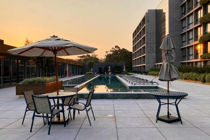 Casas e apartamentos de temporada para 4 pessoas, com balcão e piscina e ainda vista em Xangri-lá