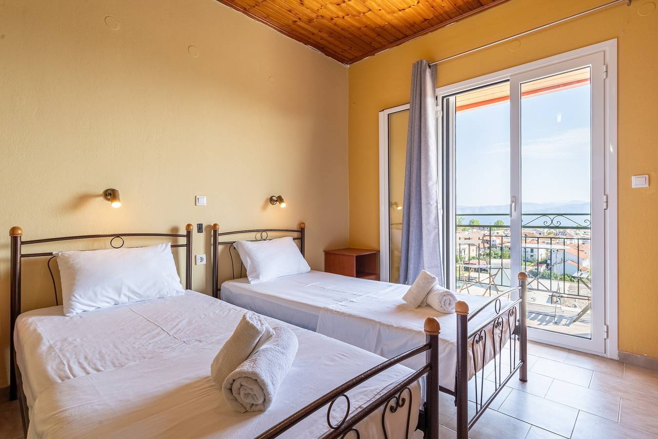 Entire studio, Studio 'Gavriil G4' with Sea View, Wi-Fi and Air Conditioning in Kavos, Corfu