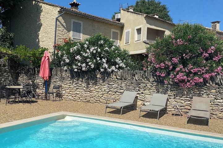 Maison de vacances pour 4 personnes, avec jardin et terrasse, animaux acceptés à Gordes