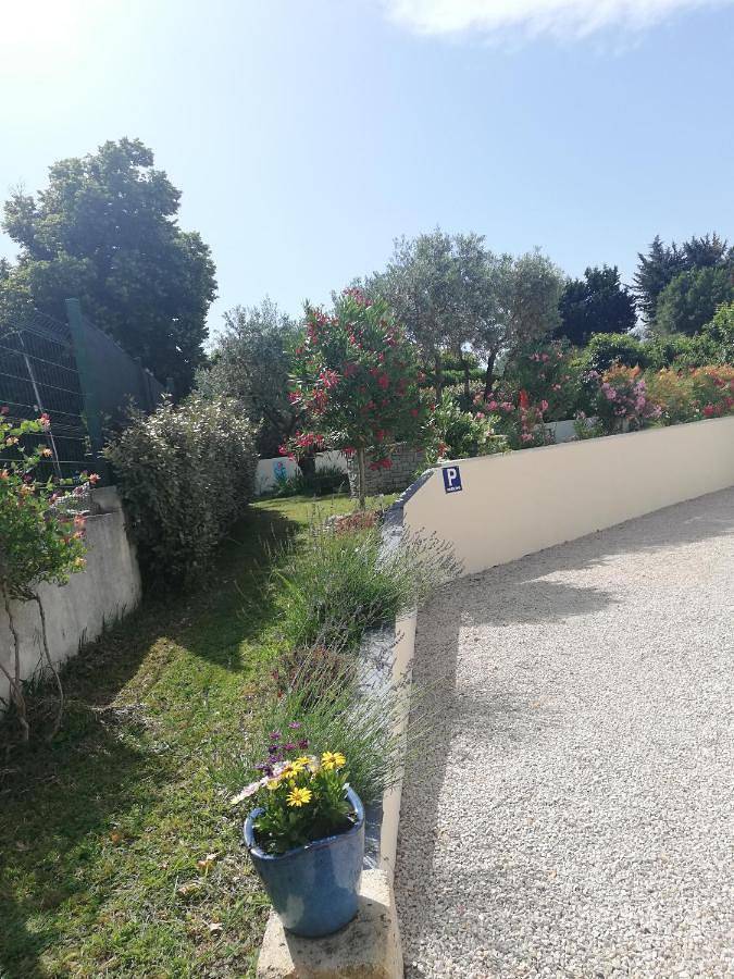 Appartement entier, One-Bedroom Apartment in Eyragues, Région d'Arles