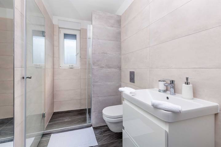 Ferienwohnung für 5 Personen, mit Balkon in Njivice - 4