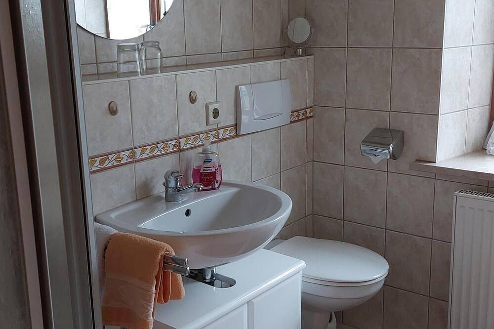Ganze Wohnung, Ferienwohnung 4, 39 qm, 1 separates Schlafzimmer in Weissbach an der Alpenstrasse, Schneizlreuth