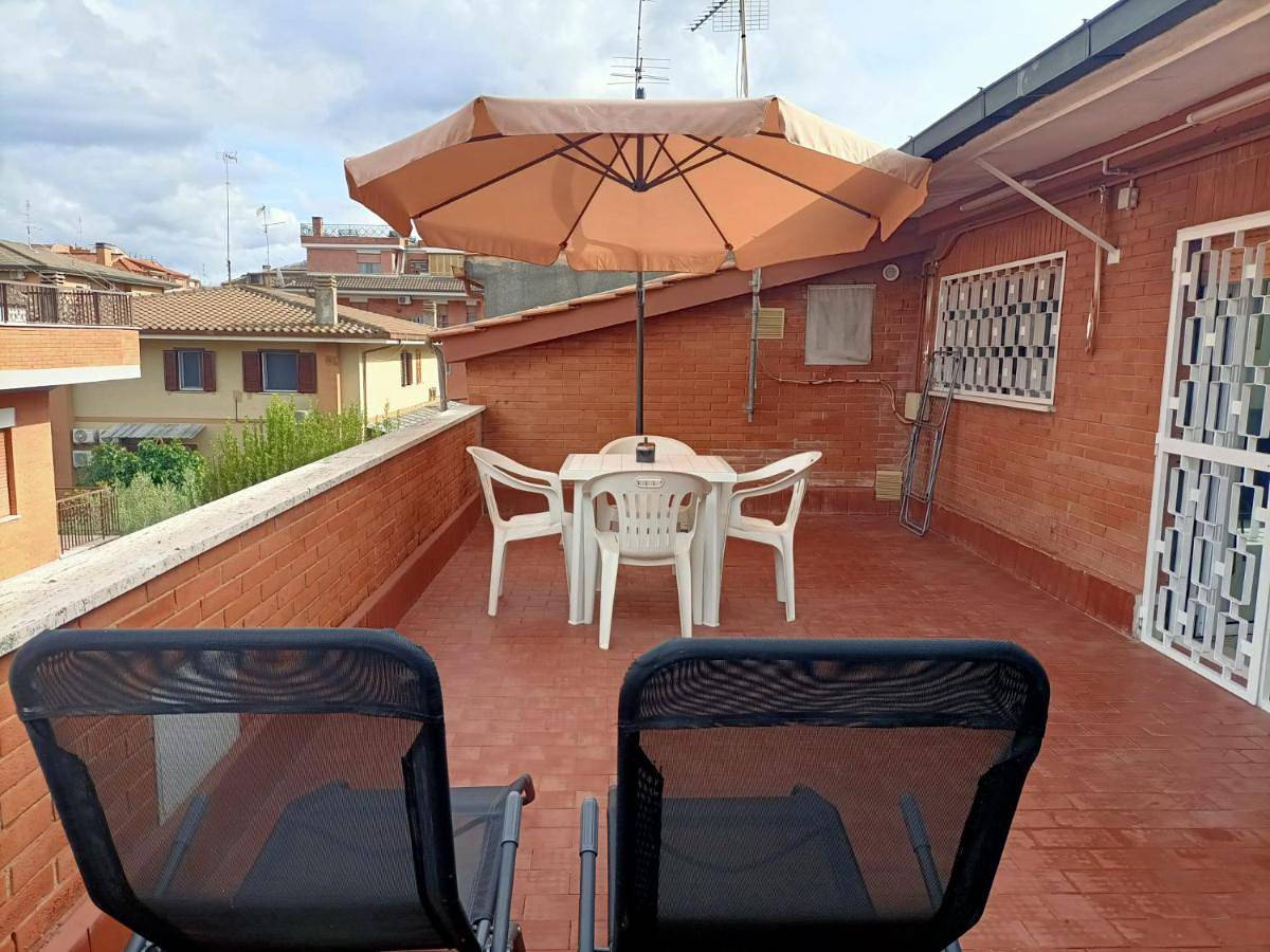 Appartamento intero, One-Bedroom Apartment in Casal Morena, Roma