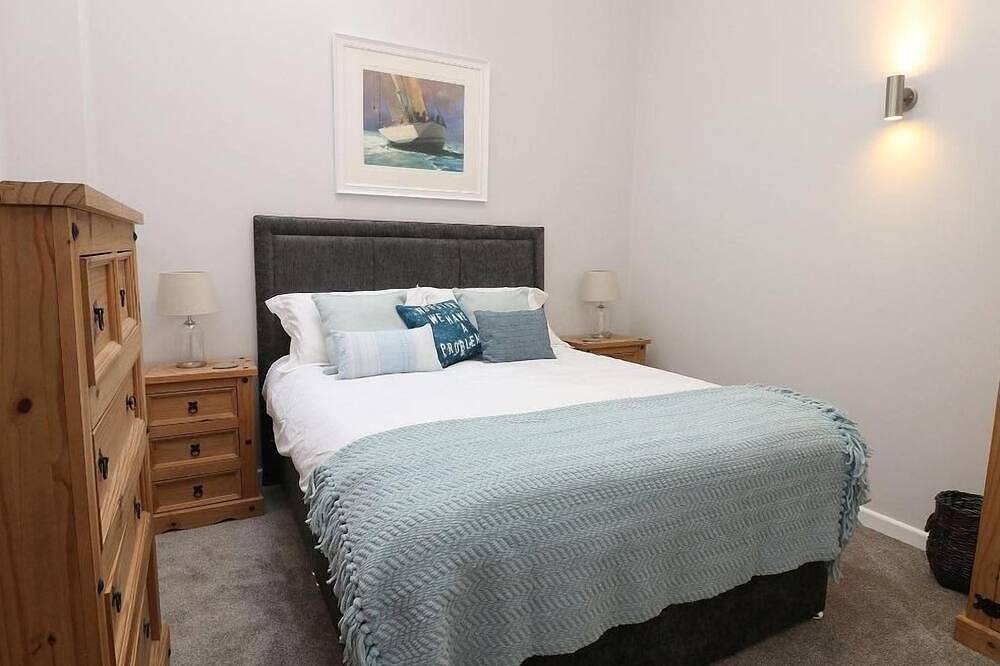 Hazel Barn, pet friendly, character holiday cottage in Falmouth in Cornwall