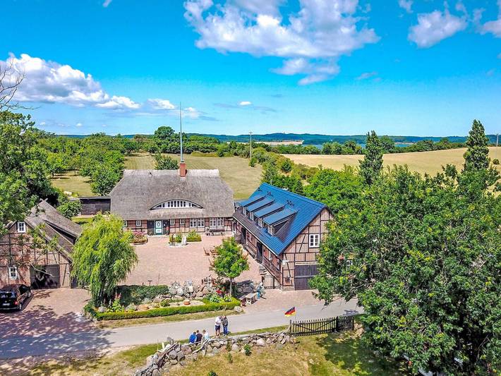Ferienwohnung für 4 Personen, mit Terrasse und Garten sowie Seeblick, mit Haustier in Alt Reddevitz - 2