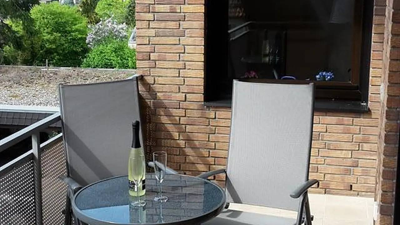 Entire vacation apartment, Vacation apartment for 2 people with balcony in Bad Bergzabern, Südliche Weinstraße