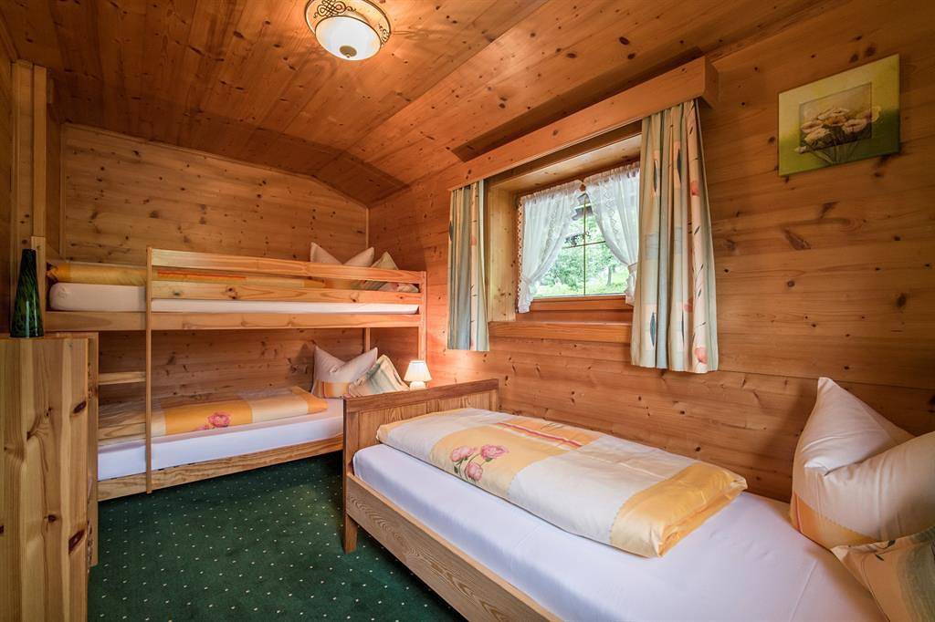 Ganze Ferienwohnung, Appartement mit 4 Schlafzimmern in Bruck am Ziller, Kaisergebirge