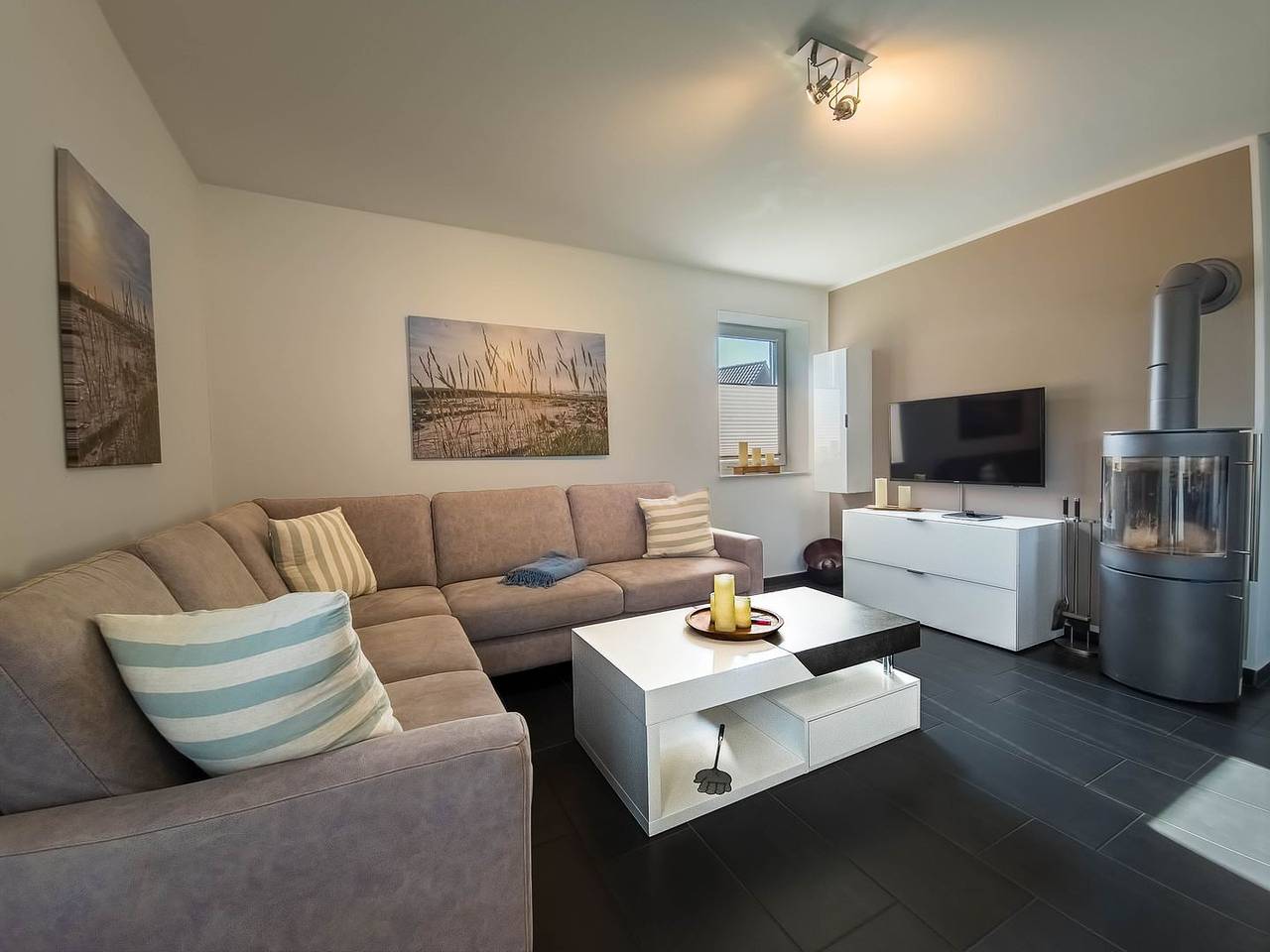 Komfortables Ferienhaus Hilgenhuus mit Sauna in Strandnähe in Hagermarsch, Landkreis Aurich