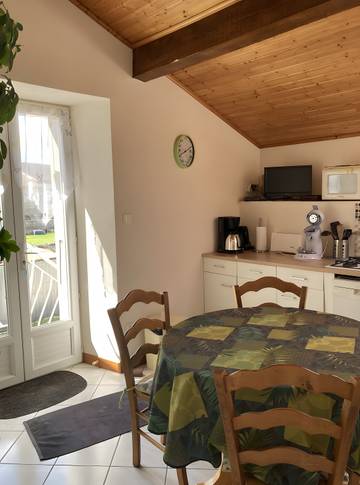 Vakantiehuis voor 5 Personen in Vertamboz, Jura Francais, Afbeelding 4