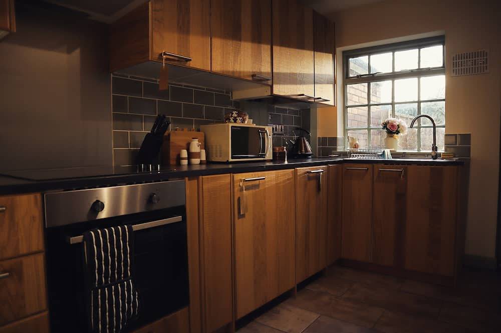 Familiar-Rural-Baño privado externo-Vista a la Calle-Two Bedroom in Lincoln, Lincolnshire