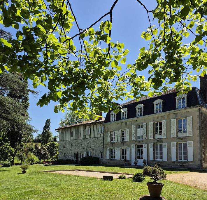 Location de vacances pour 6 personnes, avec vue ainsi que jardin et vue sur le lac à Royères - 2