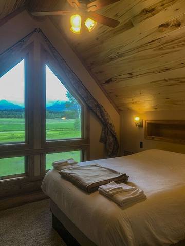 Chalet for 4 People in Glacier National Park, Montana, Photo 2