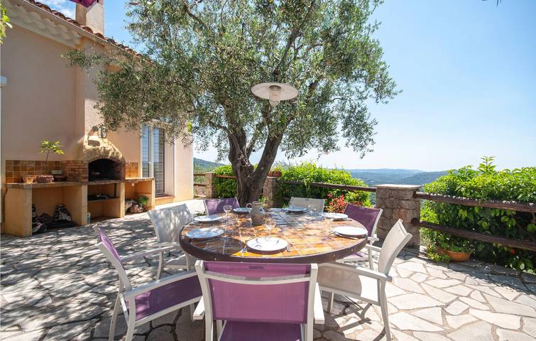 Location de vacances pour 7 personnes, avec jardin ainsi que terrasse et piscine, animaux acceptés à Spéracèdes - 3