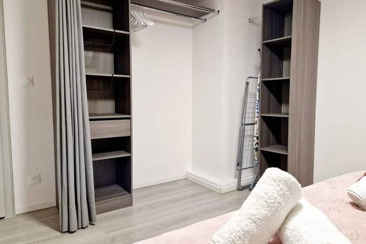 Appartement entier, Appart'Azur Haguenau, logement entier pour voyageur pro : Calme, Wi-Fi, Lit King in Haguenau, Nord de l'Alsace
